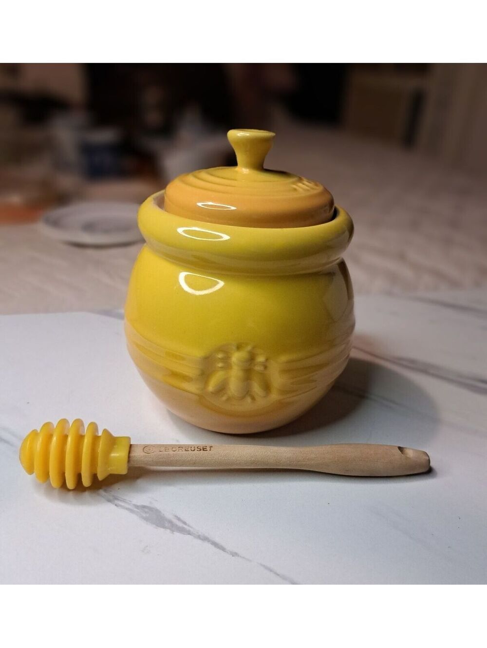 Le Creuset Dijon Yellow Stoneware Honey Pot w Silicone Dipper-17